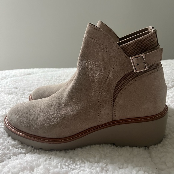 Gianni Bini Boots - Picture 3 of 5